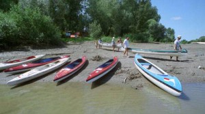 Sportos vízitúránk és kerékpártúránk a Tisza folyón ideális választás azoknak, akik kedvelik a sportos életmódot, a kihívásokat és szeretnének kenutúrázni.